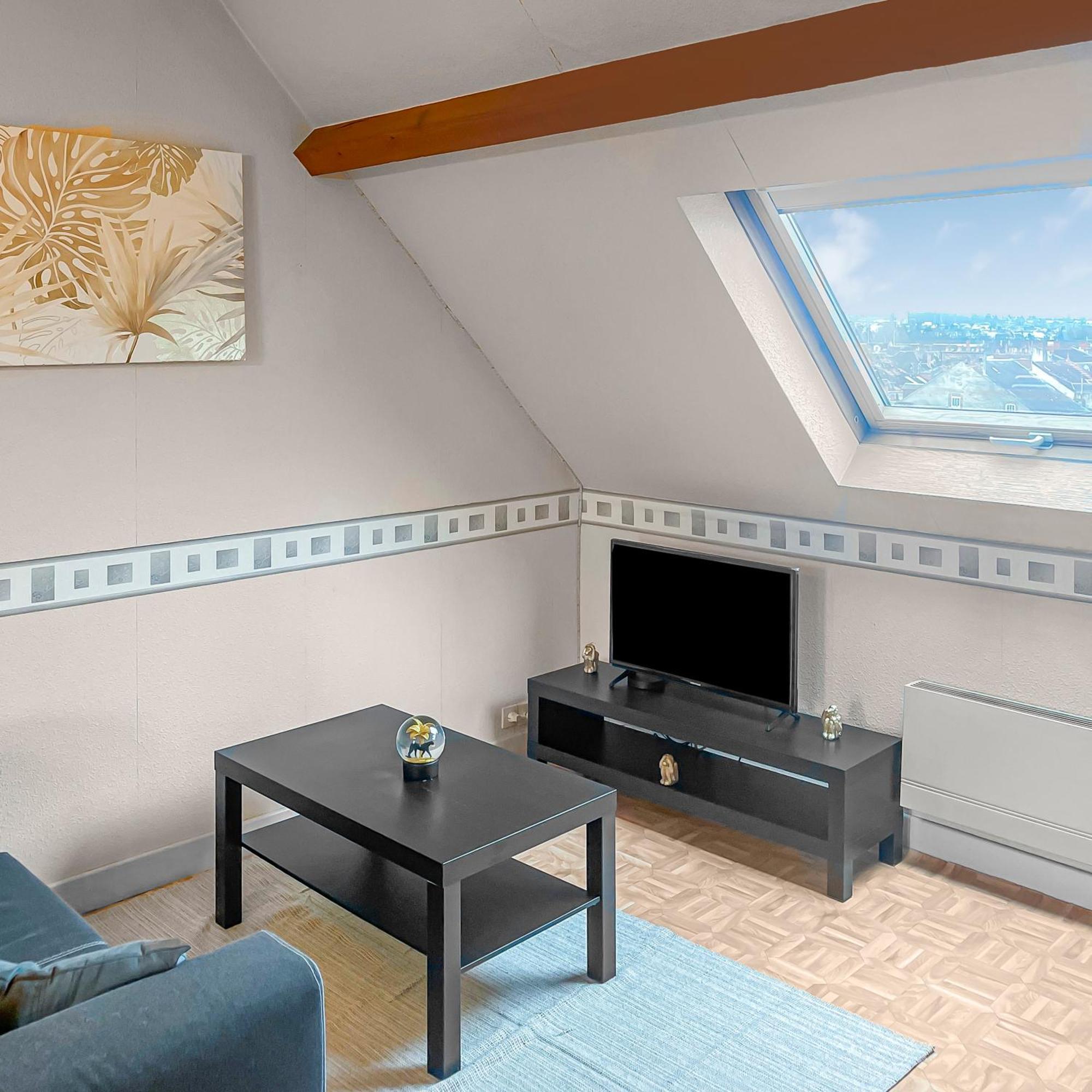 Pied-A-Terre A Montlucon Apartment Exterior photo